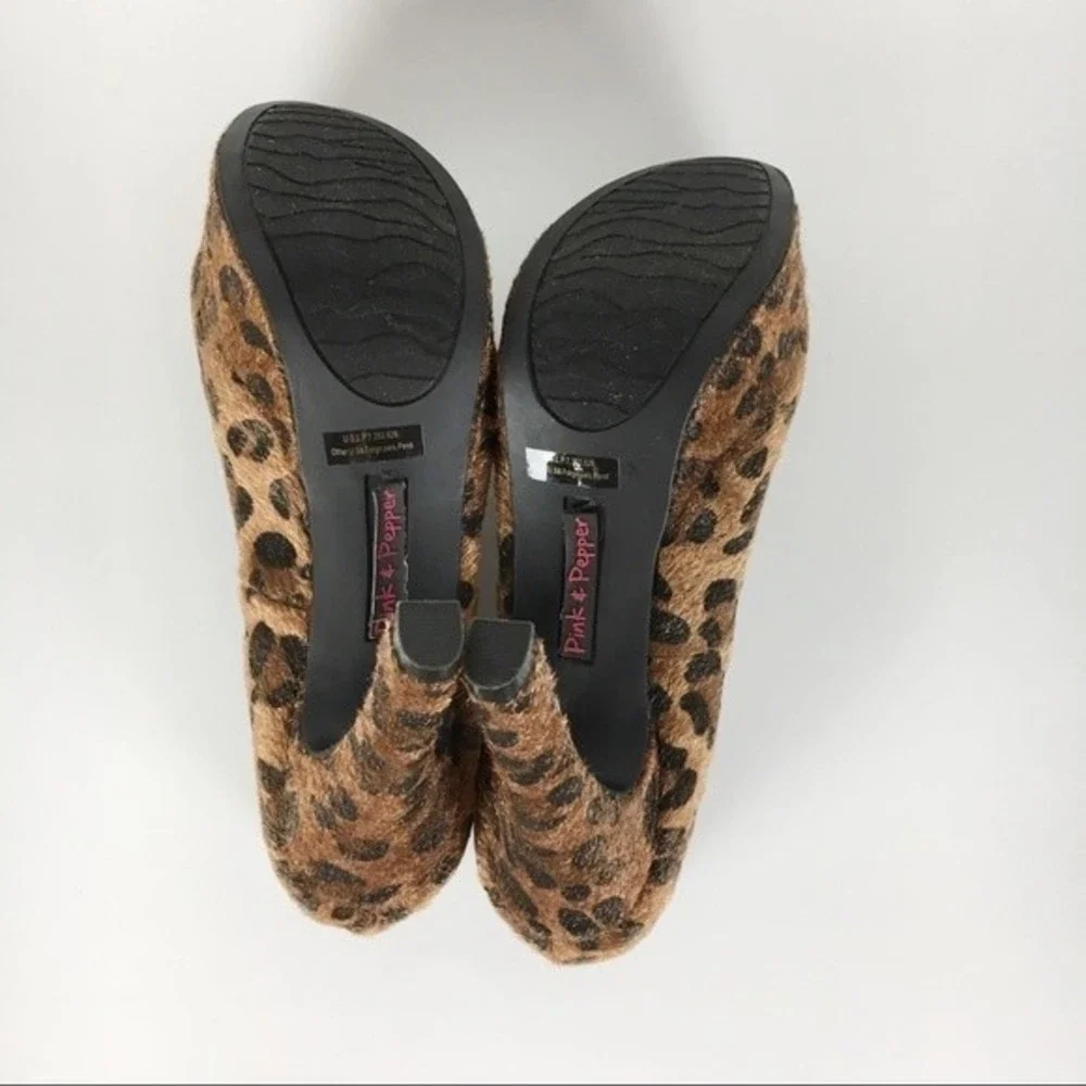 Pink & Pepper Size 8.5 Pin Up Rockabilly Leopard Faux Fur Platform Heels Pumps‎